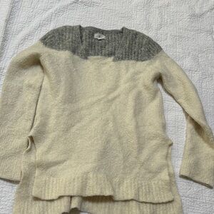 Lou & Grey Cream and Gray Women's Sweater